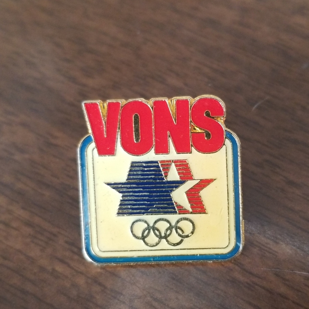 LA Olympic lapel pin from Von's Grocery Co